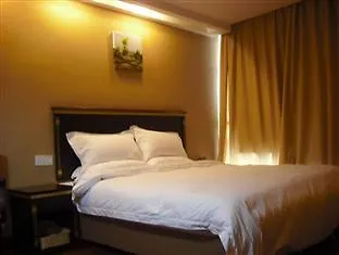 Greentree Inn Qibao Branch Shanghai 2*,  China